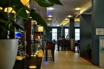 Zdjcie Holiday Inn Express Warsaw Airport HD Walls Find Wallpaper