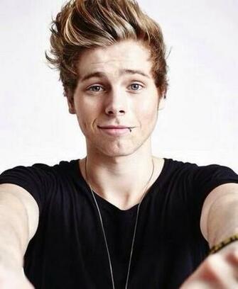 5sos Family Image Luke Hemmings Wallpaper And Background