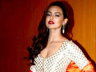 Sana Khan Hq Wallpaper Filmibeat