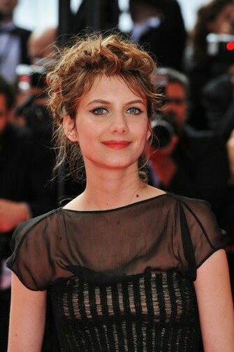 Melanie Laurent Wallpaper Popular Pictures