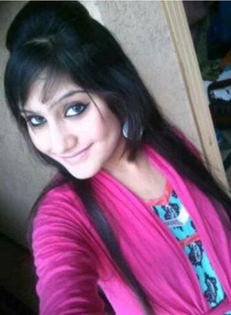 Hot Pakistani Beautiful Girls Wallpaper HD