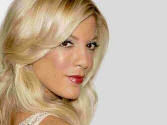 Tori Spelling Wallpaper Celebrities