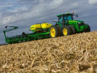 For A Minute This John Deere Wallpaper Showcases The