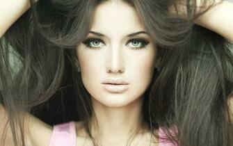 Beautiful Women Wallpaper