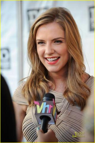 Sara Canning Do Something Sweetheart Photo