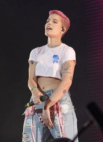 Halsey Wallpaper Performance HD