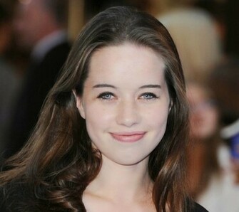 Stars Wallpaper Anna Popplewell