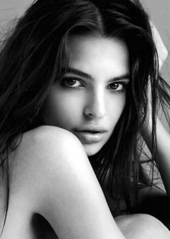 Emily Ratajkowski Vimeo Wallpaper