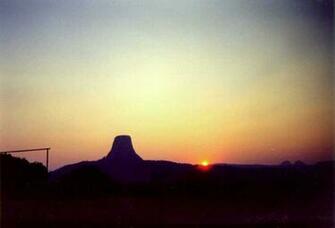 Devils Tower Wallpaper