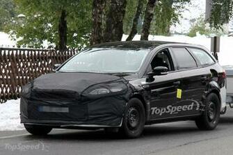 Ford Fusion Hatchback High Resolution Wallpaper