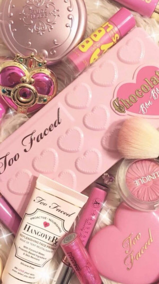 Wallpaper Makeup Cute Aesthetic
