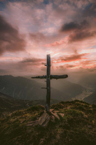 Aesthetic Cross Wallpaper