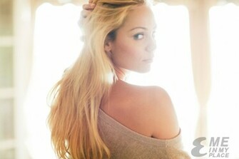 Laura Vandervoort HD Wallpaper Photoshoot For Me And My Place She