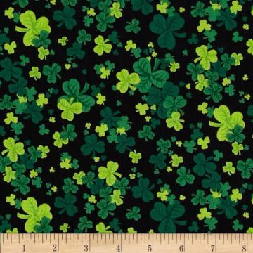 Kiss Me I M Irish Shamrock Clusters Black Desktop Wallpaper