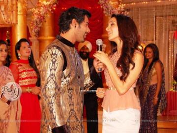 Wallpaper Shabbir And Shraddha Perform On Kumkum Bhagya