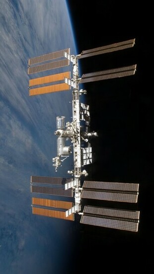 Wallpaper International Space Station iPhone