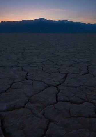 Quiet Alvord Desert Or Oc Wallpaper Background