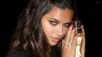 Adriana Lima Wallpaper