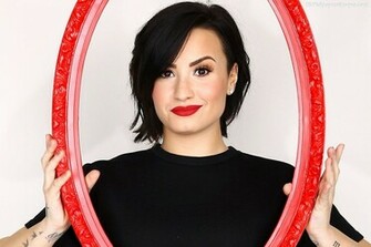 Demi Lovato Wallpaper