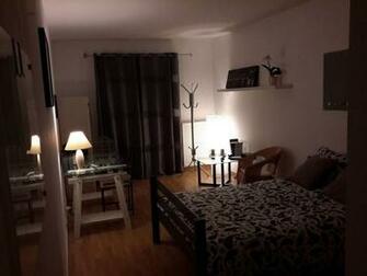 Beautiful Room In A Pretty House Cagny