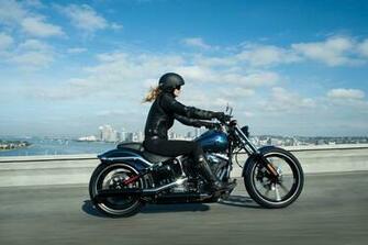 Harley Davidson Breakout Unveiled At Daytona Bike Week Yellow Biker