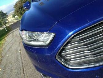 Ford Fusion Hybrid Desktop Background