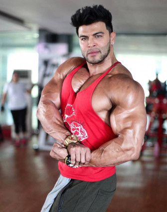 Bodybuilders HD Wallpaper