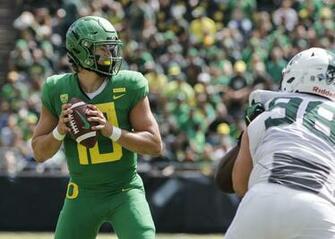 Nfl Draft Oregon S Justin Herbert Tops Best Qb Prospects