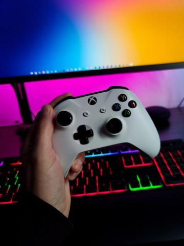 White Xbox One Game Controller Photo Gaming Image
