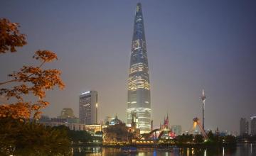 Surveying The Seoul Skyline Wallpaper