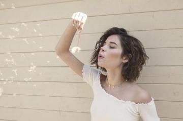 Wallpaper Women Nina Nesbitt Brunette Singer Necklace