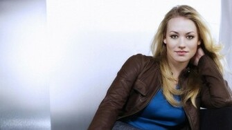 Yvonne Strahovski HD Wallpaper