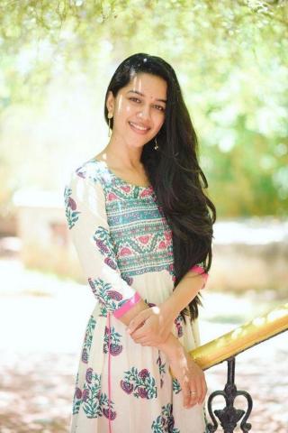 Mirnalini Ravi HD Stills Photogallery