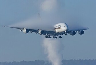 Singapore Airlines Airbus A380 Landing Wallpaper