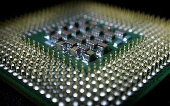 Peek Inside Your Computer With These Wallpaper