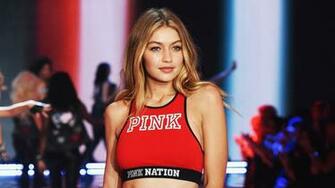 Desktop Wallpaper Gigi Hadid Fashion Show Ramp Walk Super Model