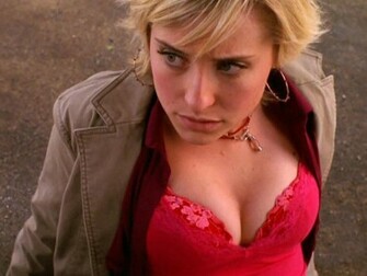 Allison Mack From Smallville Is Super Freaking Hot Top Celebrity