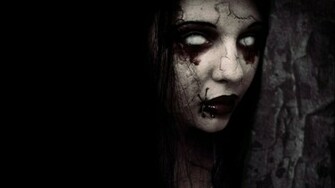 Creepy Wallpaper Of An Girl