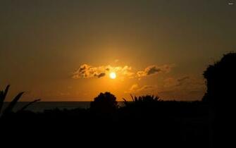 Sunrise Over The Sea Wallpaper
