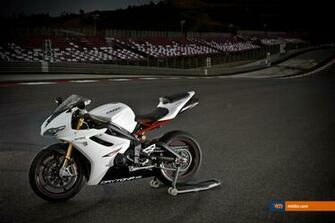 Triumph Daytona R Wallpaper Mbike