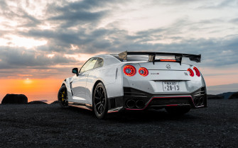 Nissan Gt R Nismo Claire And Ayesh