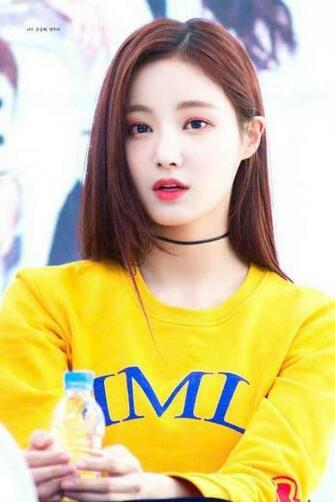Yeonwoo Momoland Kpop Girl Groups In Korean