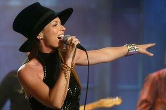 Pin Shania Twain Stretching Her Legs