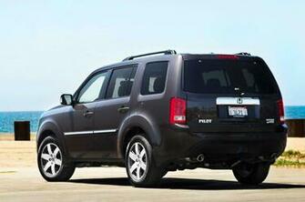 Honda Pilot Features Standard Rear Camera Bluetooth