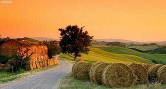 Tuscany Wallpaper