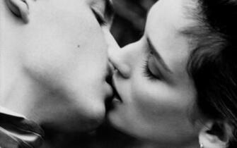 Kissing Celebrity Wallpaper Wallpoper