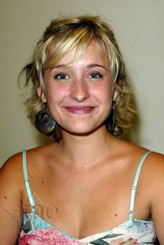 Allison Mack Photo Smallville Cloudpix