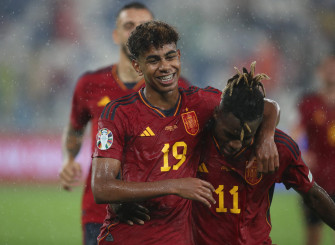 Lamine Yamal S Dream Debut For Spain Wallpaper