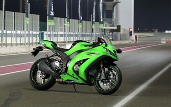 Kawasaki Ninja Zx 10r Abs In Circuit Sensational Bike Wallpaper
