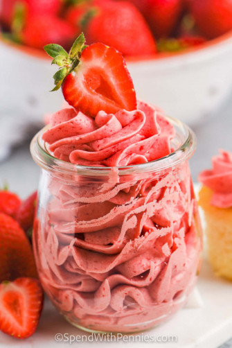 Delicious Buttercream Cupcakes That Look As Good They Taste Wallpaper